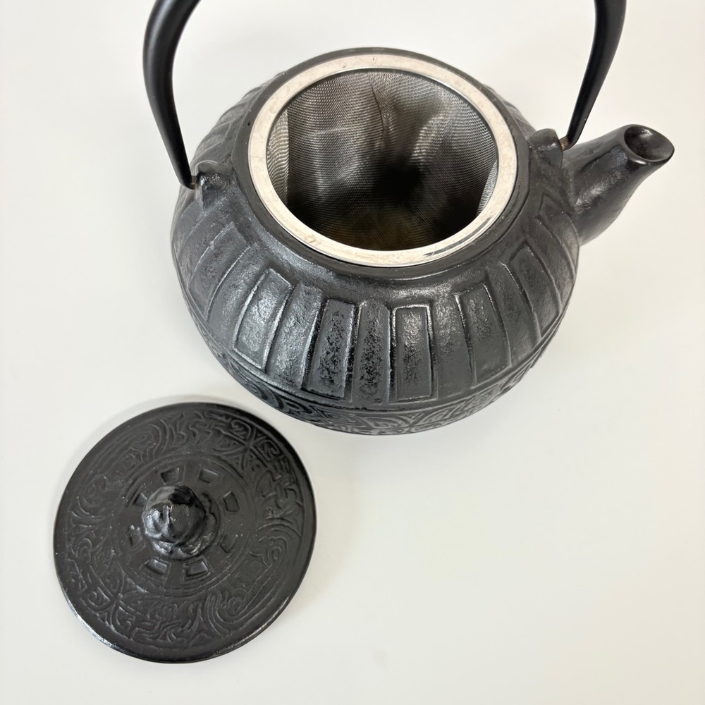 Classic Black Cast Iron Teapot with Handle - Picture 3 of 15
